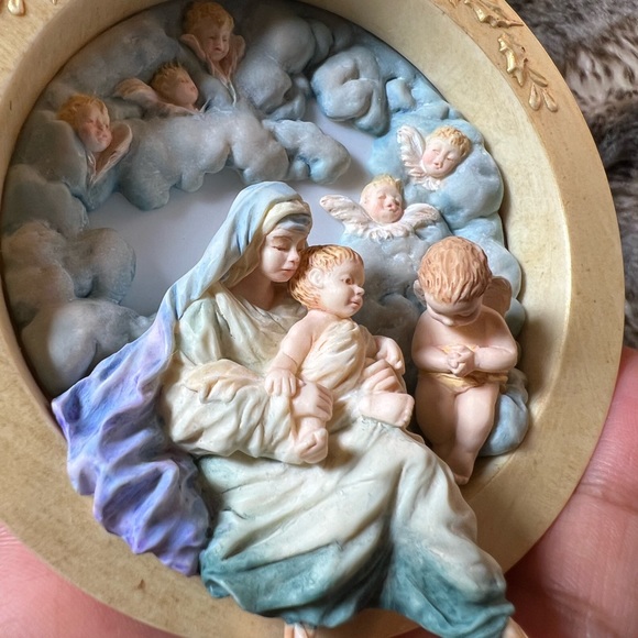 1997 Hallmark Keepsake Madonna and Child Magic Lighted Ornament ORIGINAL BOX - Picture 7 of 7